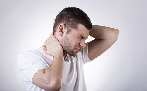 白领预防颈椎病的六个妙招 颈椎病怎么办 颈椎病如何预防 颈椎病如何治疗