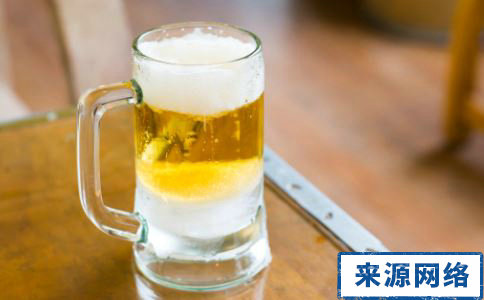 白领在酒桌上如何喝酒不会醉 白领如何解酒 白领如何喝酒好 白领喝酒有什么技巧