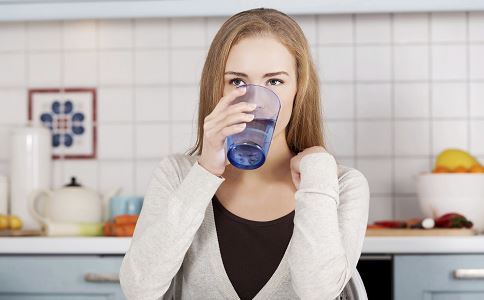 白领预防胃癌的十个禁忌 胃癌怎么办 胃癌如何预防 胃癌吃什么好