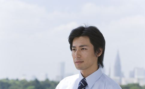 四个妙招让男人轻轻松松减压 男人如何减压 男人减压有什么方法 减压吃什么好