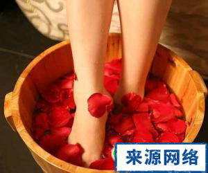 冬季泡脚 冬季泡脚时间 泡脚 冬季泡脚药方 热水泡脚