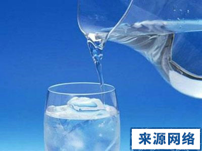 喝水的几大误区 喝水的学问 喝水 几大误区 喝水的好处 饮用水