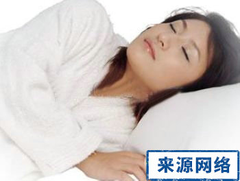 喝了酒如何枕枕头 枕头 酒后睡眠 枕头的选择 喝了酒如何枕枕头 酒后的睡姿