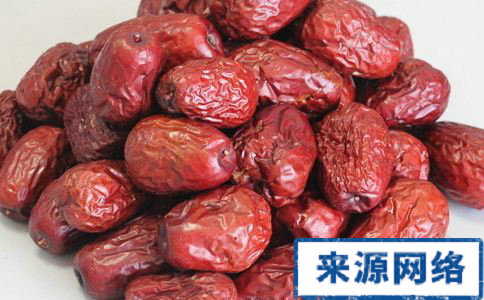 冬季吃大枣有什么好处 冬季吃大枣要注意什么 冬季如何吃大枣