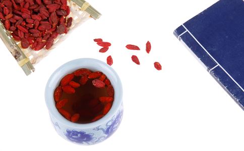 冬天手冷脚冷怎么办 冬天手冷脚冷是什么原因 冬天手冷脚冷吃什么
