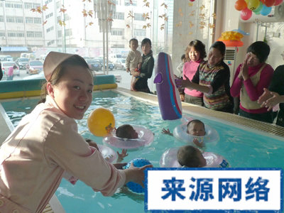 宝宝游泳应注意什么 宝宝游泳有什么好处 游泳有什么好处