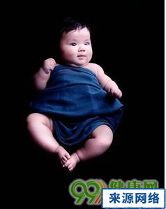 宝宝洗脚 给小宝宝洗脚有什么好处 洗脚有什么注意事项