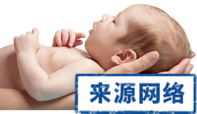 新生儿宝宝健康 刚出生的宝宝应该怎么抱 抱新生儿宝宝有什么注意点