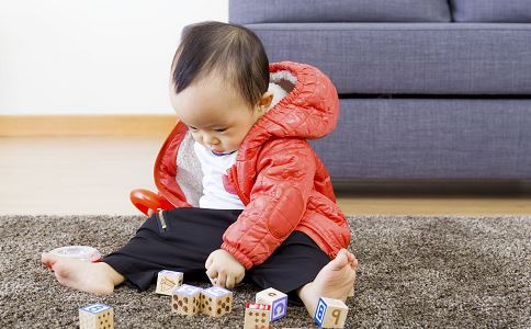 冬季宝宝皮肤干燥怎么办 冬季宝宝皮肤干燥如何护理 冬季宝宝皮肤干燥吃什么好