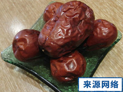 女性常吃红枣有什么好处 红枣有什么功效 女性吃红枣有什么好处 女性保健