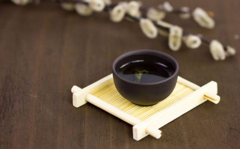秋季上火怎么办 秋季上火吃什么 秋季上火按摩好吗