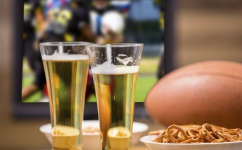 夏季喝啤酒好吗 夏季如何正确喝啤酒 夏季喝啤酒有什么禁忌