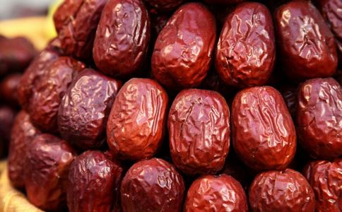 这四种体质吃它犹如吃砒霜 哪些人不能吃红枣 吃红枣有什么禁忌 吃红枣有什么好处