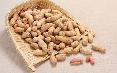 吃花生有什么好处 吃花生有什么禁忌 哪些人不能吃花生
