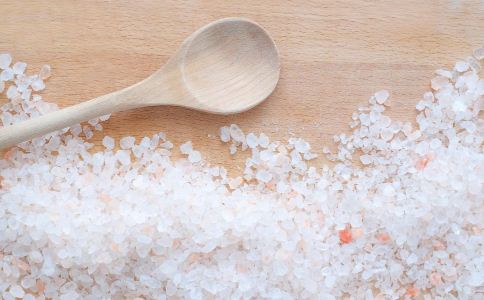 食盐过多有什么危害 食盐过多怎么办 如何正确吃盐