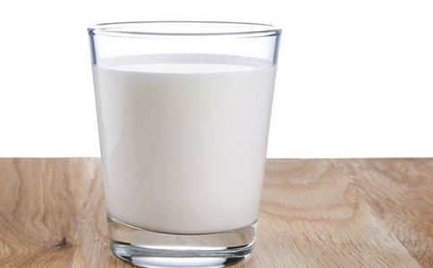 牛奶怎么喝好 如何喝牛奶好 哪些人不能喝牛奶