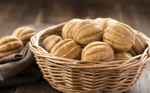 吃坚果好吗 吃坚果有什么好处 哪些坚果是不能吃