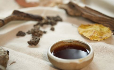 吃中药必知的5个禁忌 吃中药好么 吃中药有什么禁忌 常见中药有哪些功效