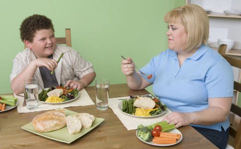 吃撑危害大 要如何控制饭量 吃撑好吗 吃撑有什么危害 怎么控制饭量