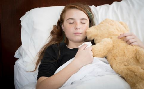 经常熬夜会有哪些危害 经常熬夜有哪些危害 熬夜怎么办 熬夜如何调理