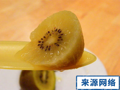 夏季吃奇异果有什么功效 夏季养生 奇异果有什么功效 夏季吃奇异果有什么好处