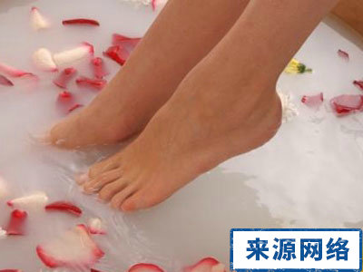 夏季保健 足浴 足浴有什么好处 夏季足浴应注意什么