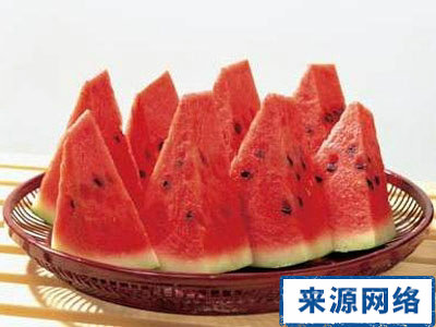 夏季保健 夏季吃西瓜应注意什么 夏季吃西瓜应注意什么