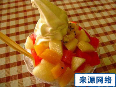 夏季保健 夏季吃冷饮应注意什么 夏季怎么吃冷饮