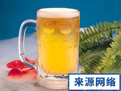 夏季保健 夏季喝啤酒有哪些好处 夏季怎么喝啤酒健康