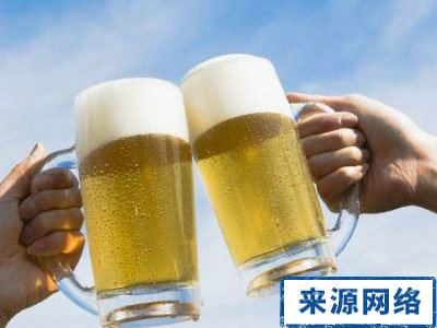 夏季保健 夏季喝啤酒有什么好处 啤酒的功效有哪些